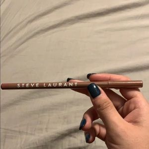 Steve Laurant Lip Liner